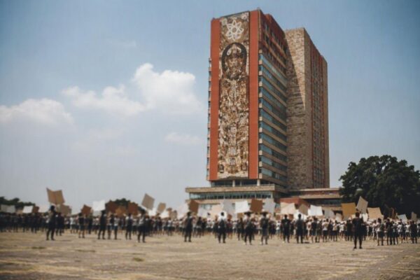 Manifestación de aspirantes de la UNAM exige respeto a sus resultados