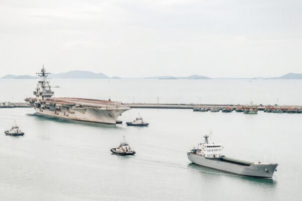 Condiciones críticas a bordo del USS Abraham Lincoln tras 286 días en alta mar