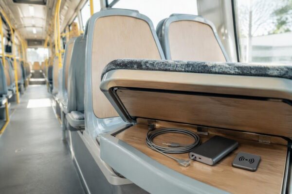 Nuevas unidades de transporte y reformas telecom en México