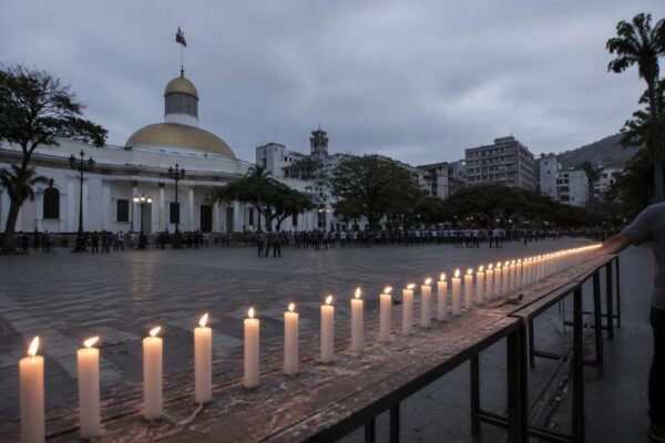 Protestas en Caracas por liberación de más de 400 presos políticos
