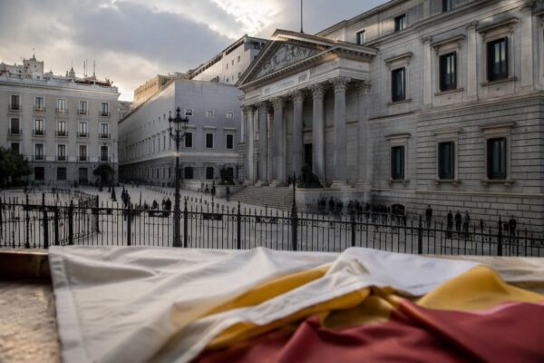 Parlamento niega leyes de alquiler y provoca nuevo acampado