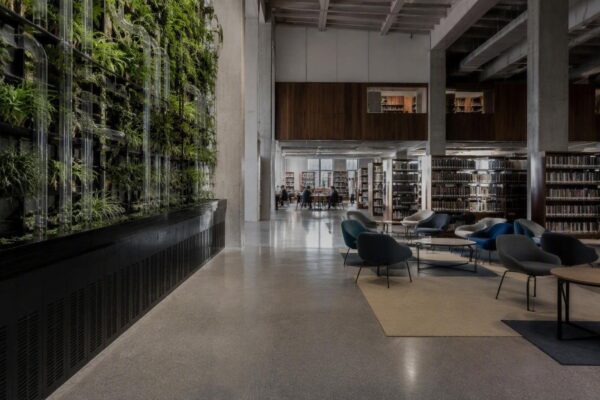 Inaugurazione della parete idroponica The Living Wall a Cremona