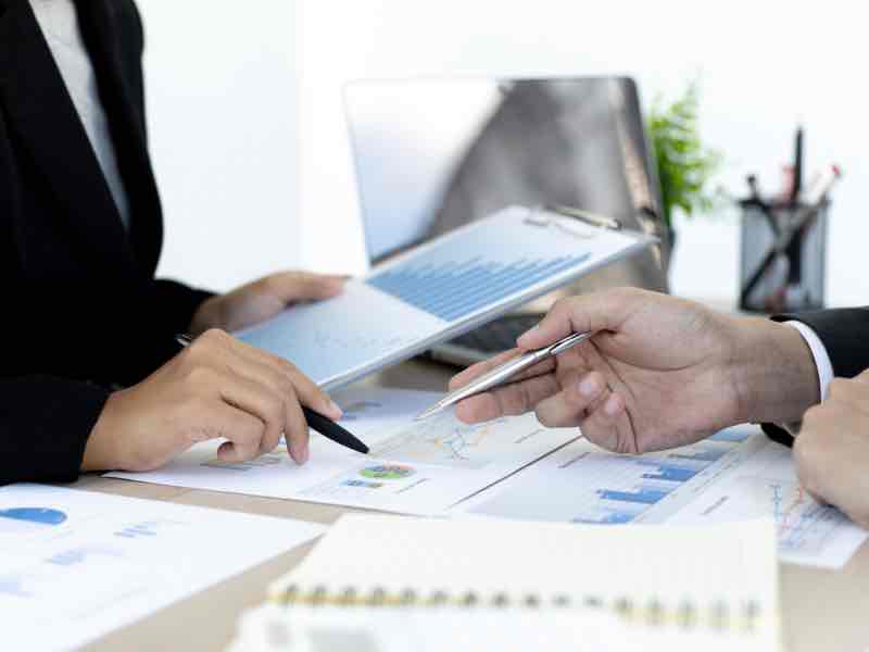 Explorando modelos alternativos de ingresos: estrategias para diversificar los ingresos