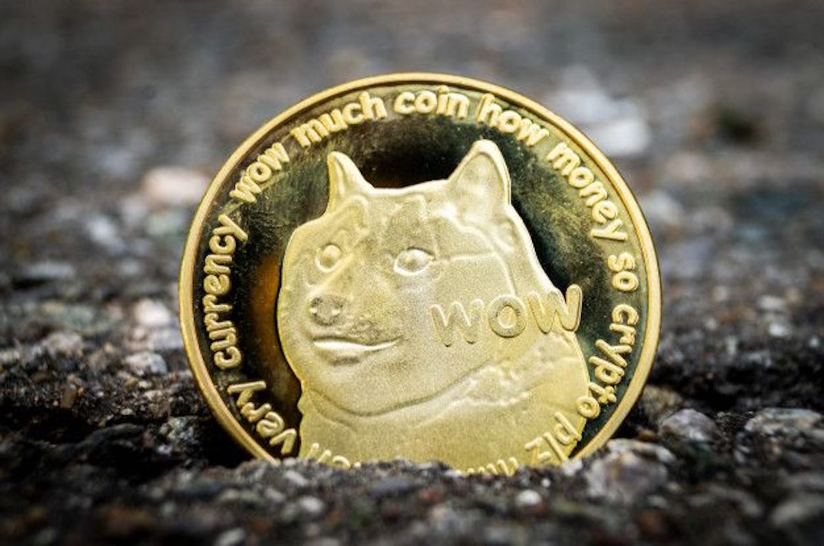GME o Dogecoin, predicciones de precios para 2024: ¿quién llegará primero a $1?