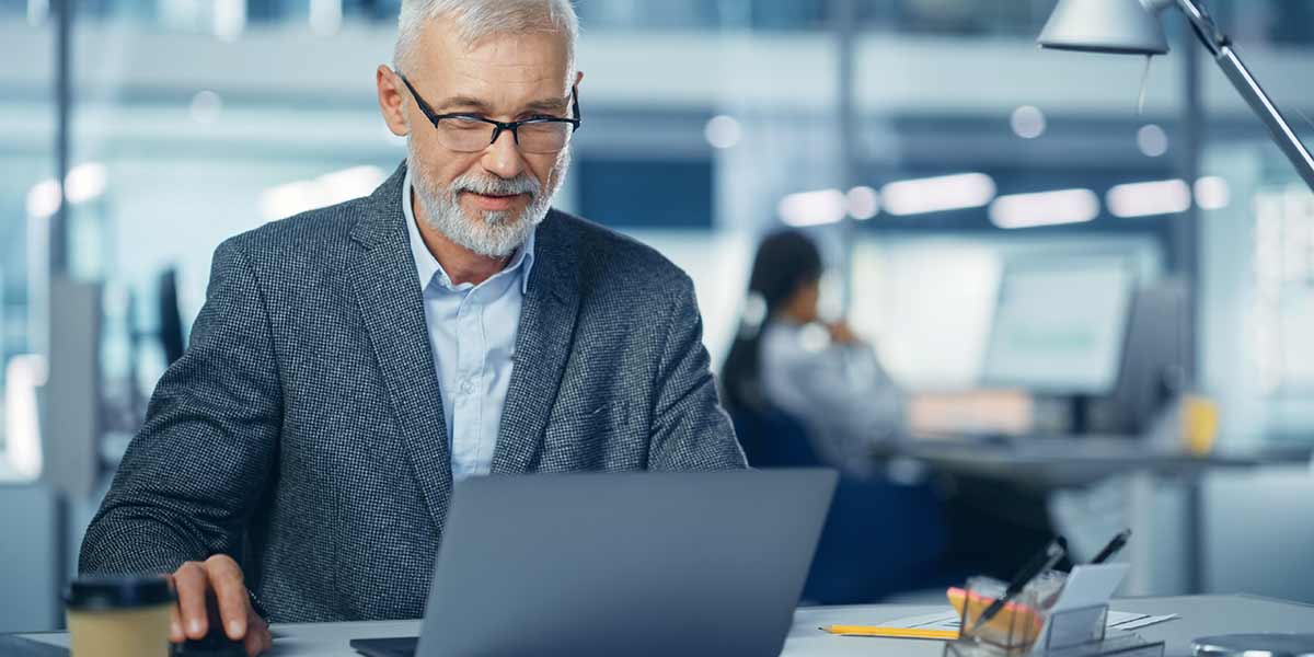 Ayudas para desempleados mayores de 50 años en 2024: qué son y cómo solicitarlas
