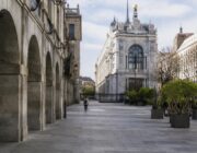 Diferencias de ahorro e inversión entre hombres y mujeres jóvenes