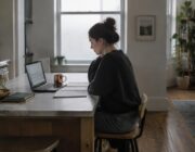 Plan de ahorros y presupuesto para vivir por cuenta propia