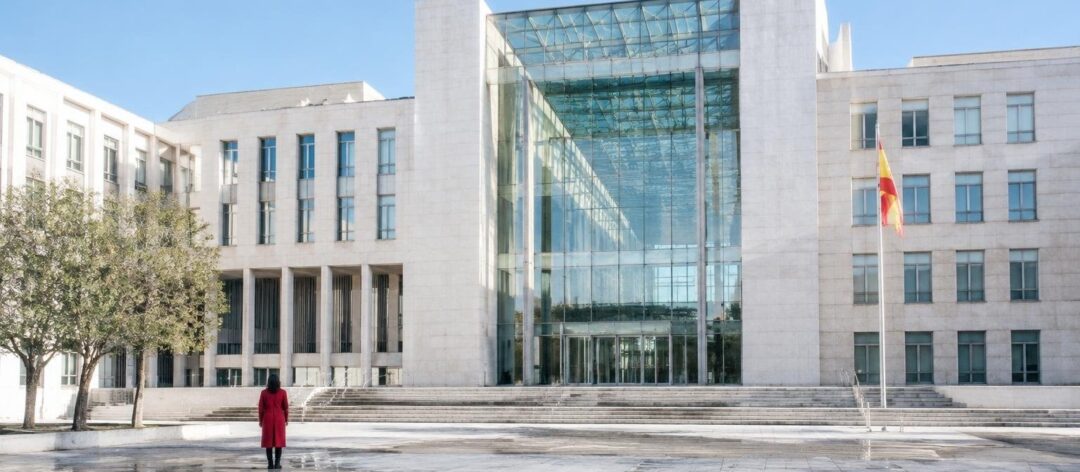 Supremo estudia si extranjeros pueden deducir alquileres