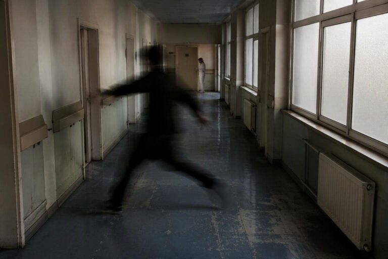Aggredito un operatore sanitario al Centro di salute mentale di via Monteverdi