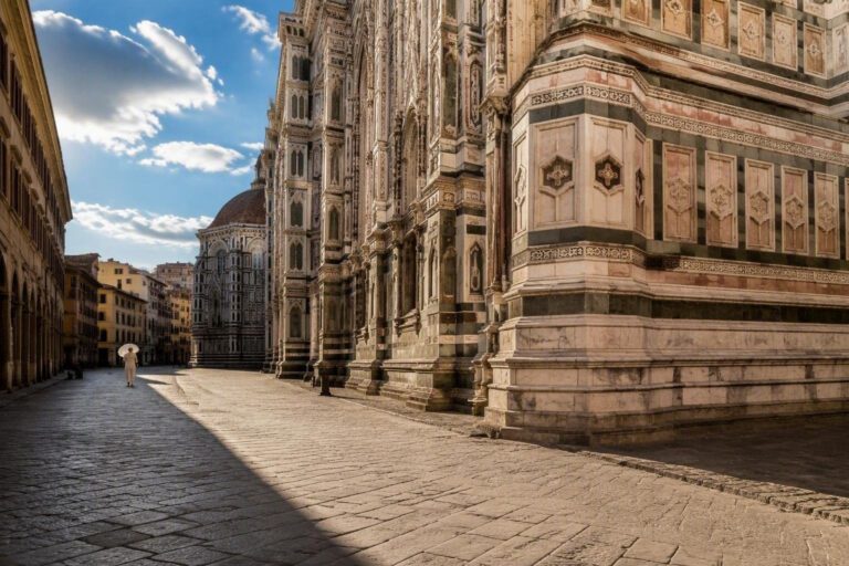Guida agli accessori estivi per visitare Firenze con stile
