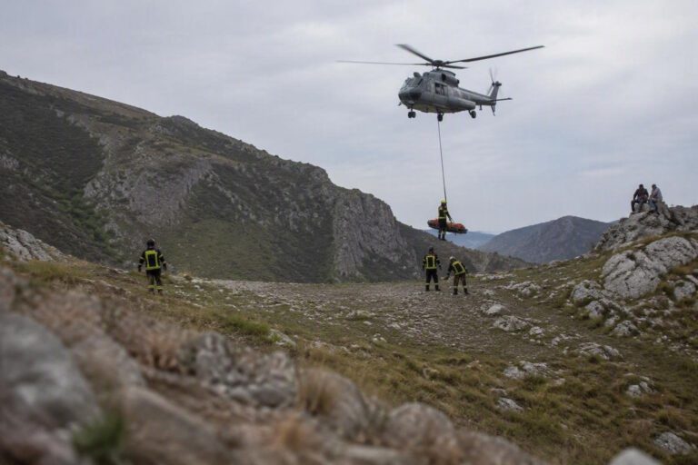 Recupero in elicottero per coppia in difficoltà tra i dirupi di Palazzuolo sul Senio