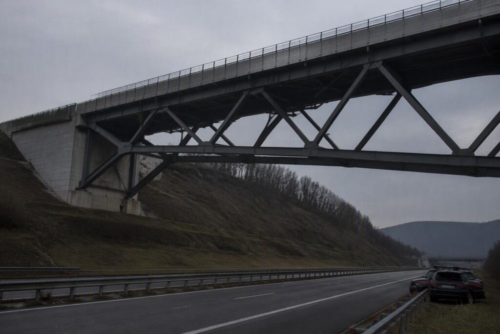 Omicidio-suicidio sull’A1: due vite spezzate al viadotto Alteta