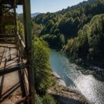 Recupero con autoscala e tecniche SAF per una donna bloccata sopra il torrente Lima