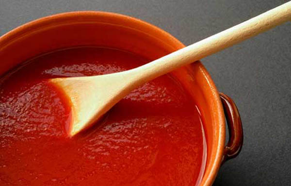 Prepare velocemente un sugo al pomodoro