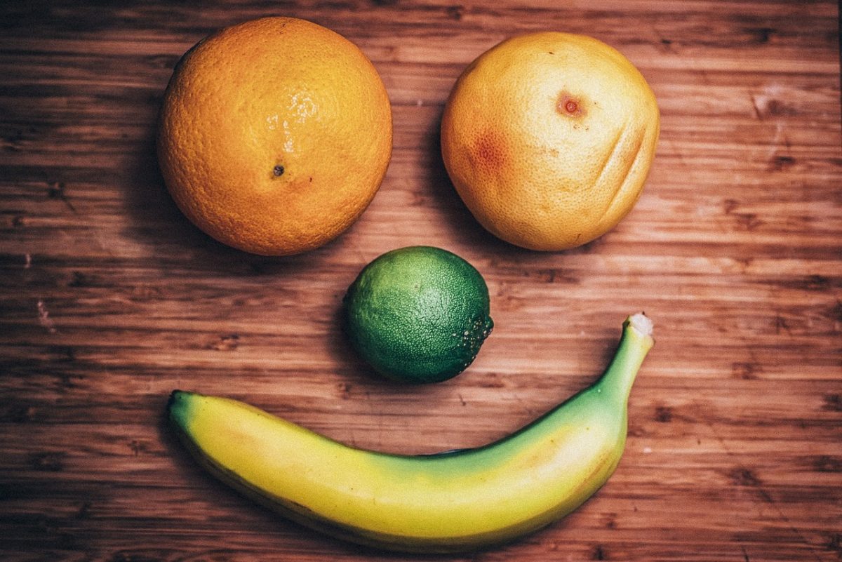 ingredienti frullato banana e avocado