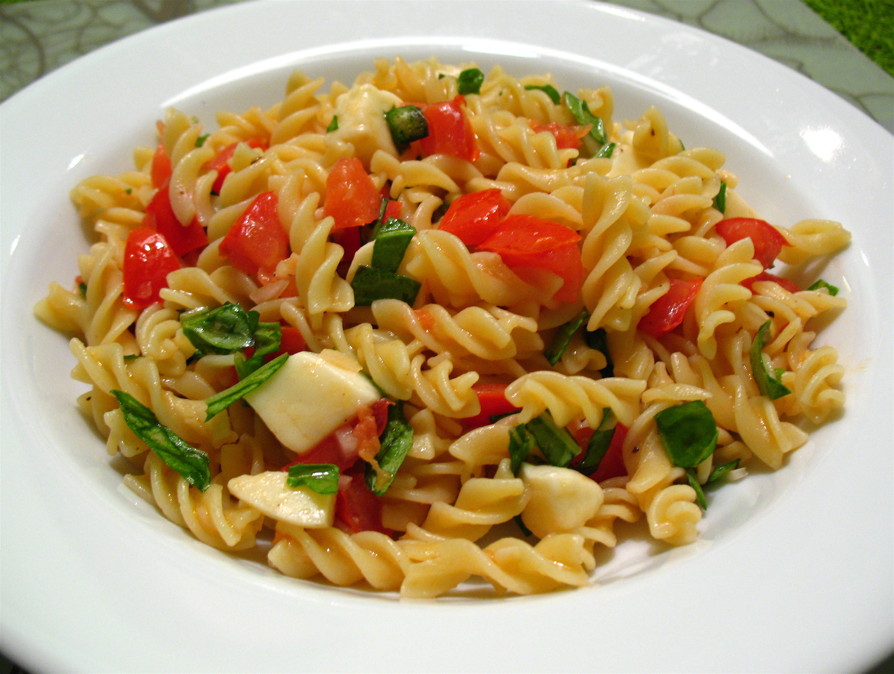 pasta caprese leggera