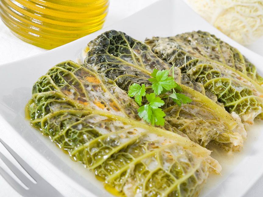 Foglie di verza ripiene al forno