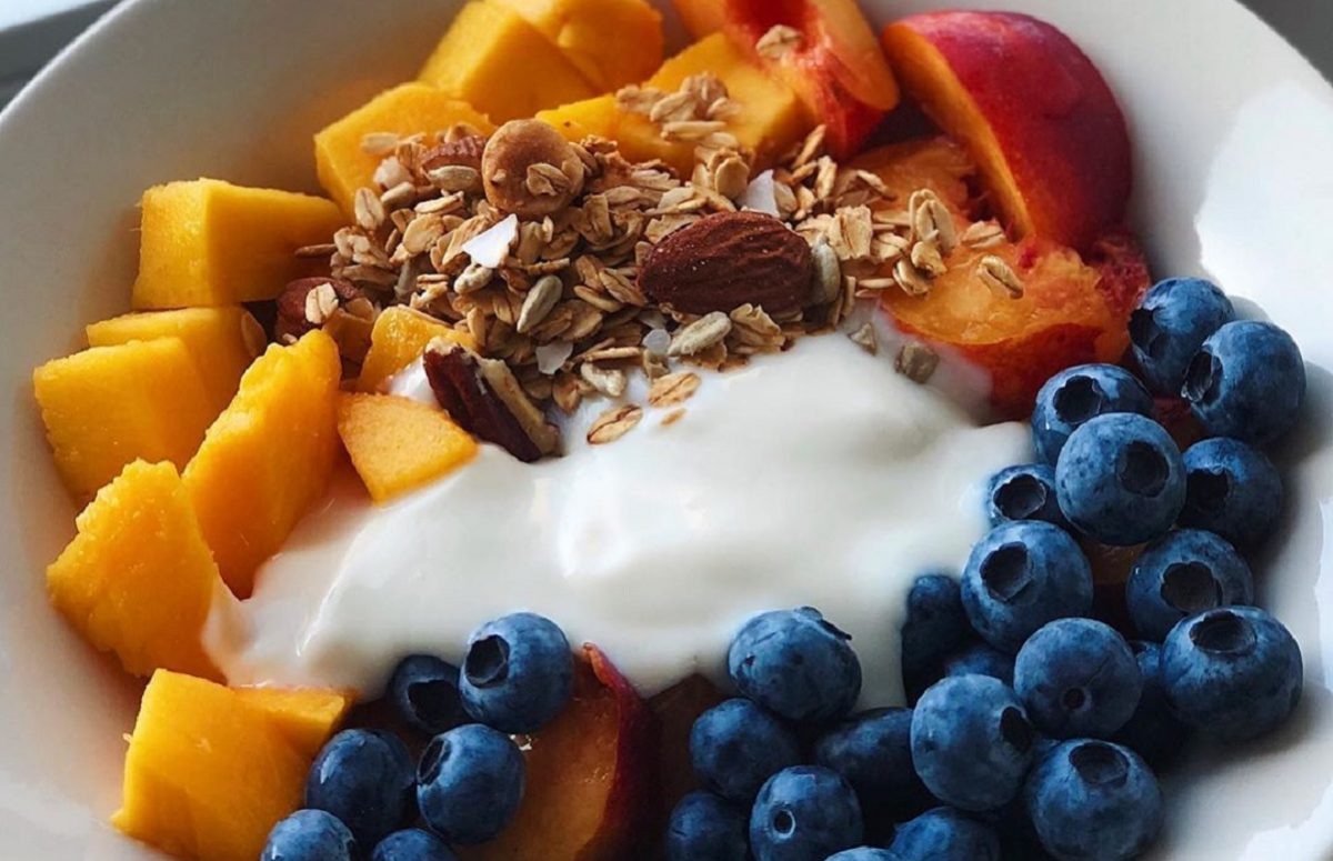 si pu&ograve; mangiare uno yogurt scaduto da una settimana
