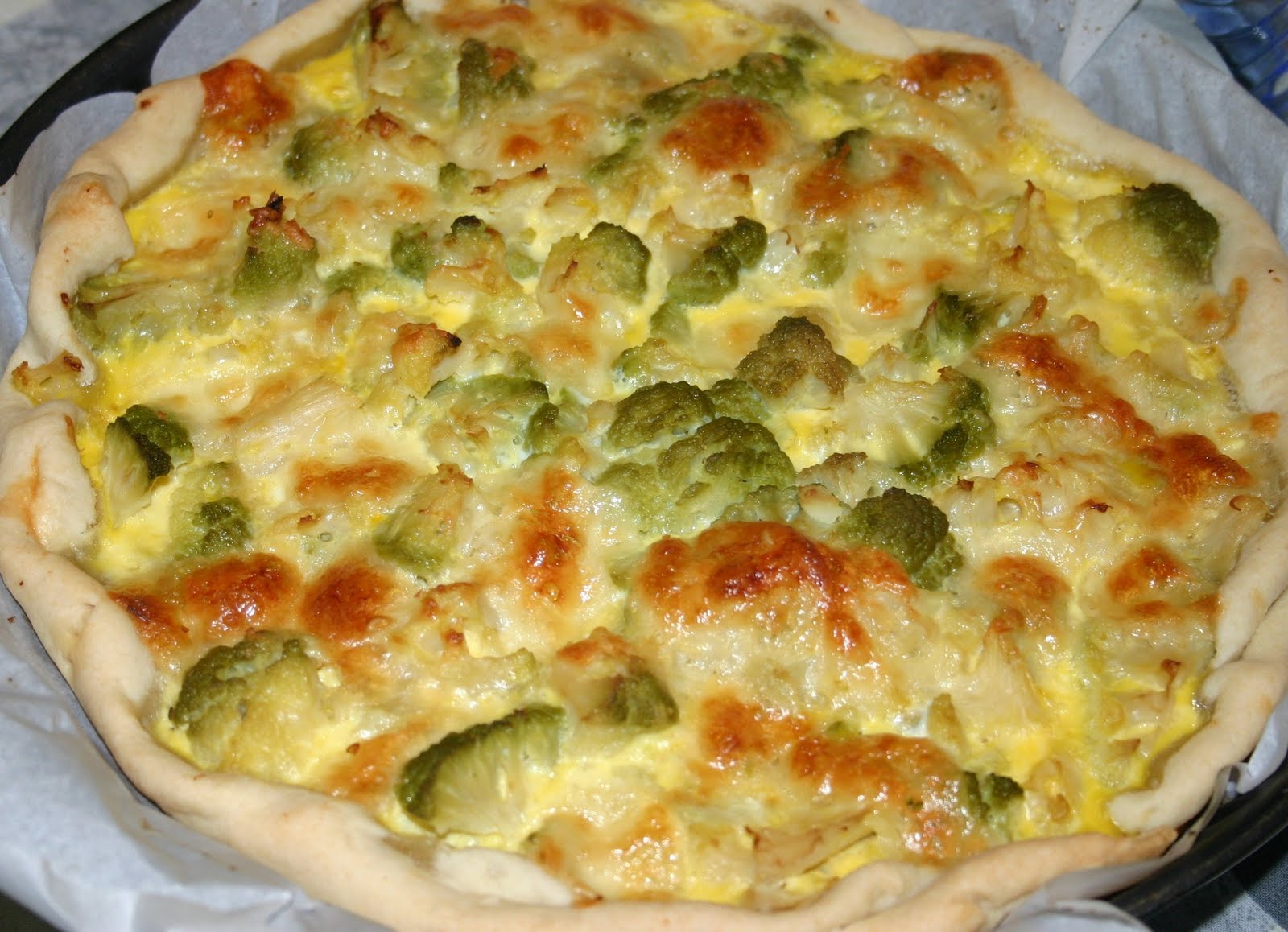 Torta salata con broccoli pancetta e scamorza