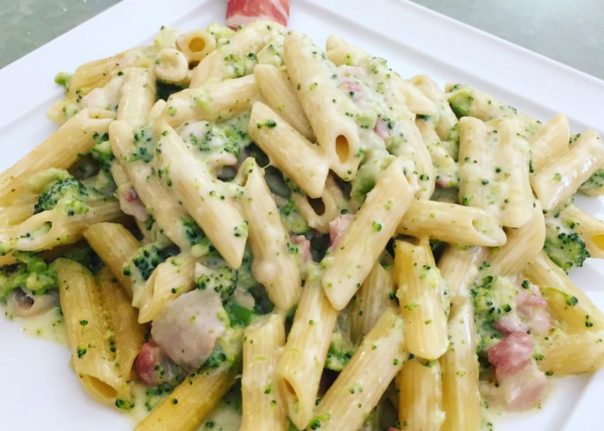 Ricetta pasta con broccoli pancetta e panna