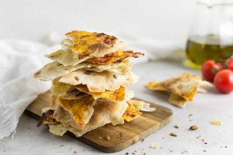 ricetta schiacciata croccante all'olio senza lievito