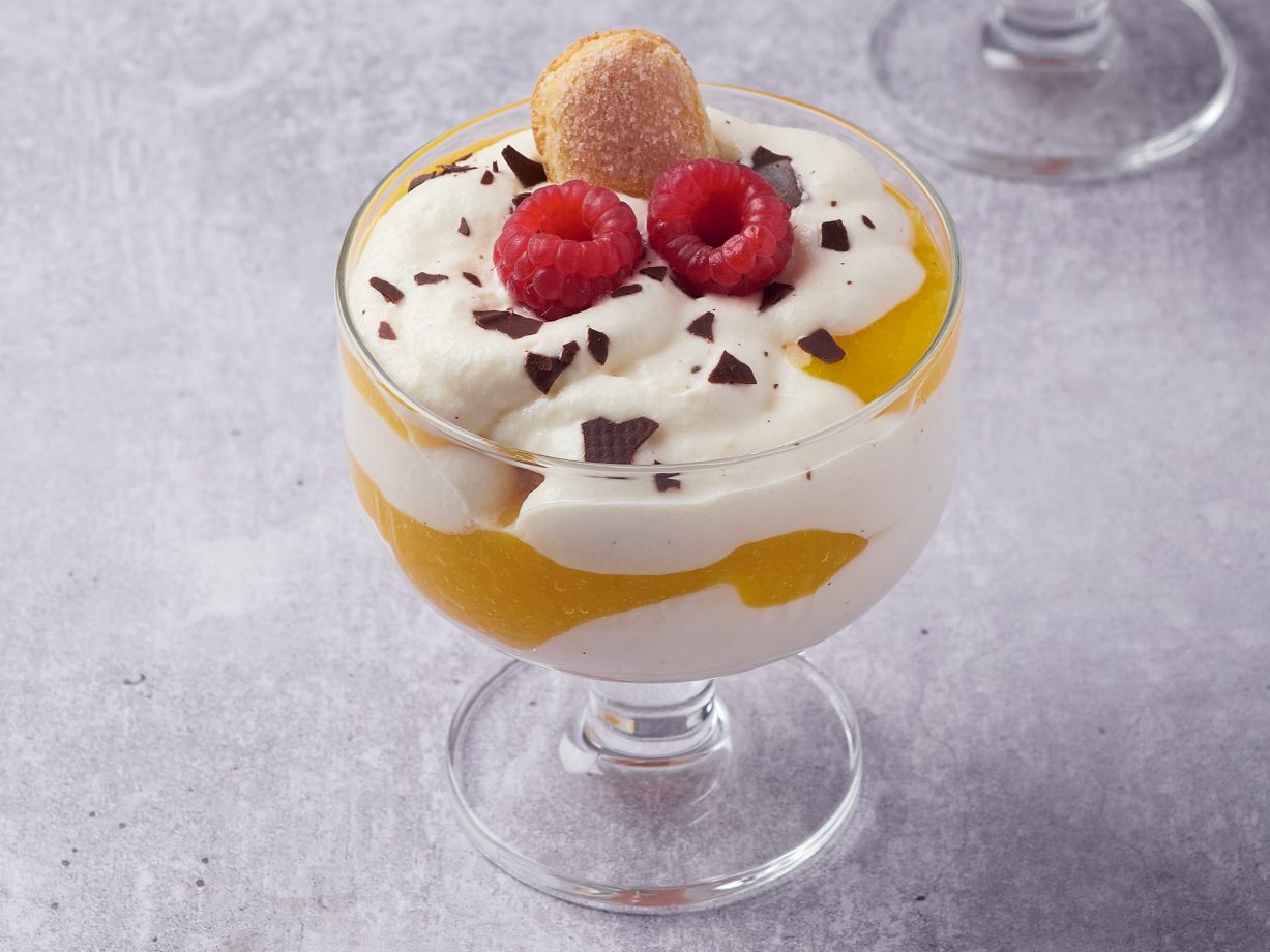 tiramis&ugrave; pesche mascarpone amaretti ricetta senza uova