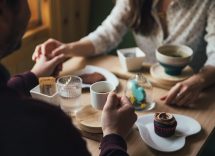 Come i suoni cambiano la percezione dei sapori a tavola
