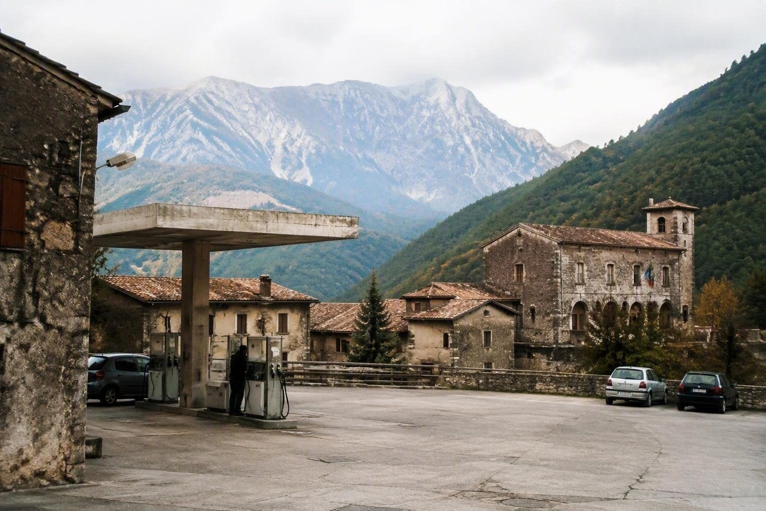 Benzina a prezzi stracciati: il segreto del distributore comunale di Valle Castellana