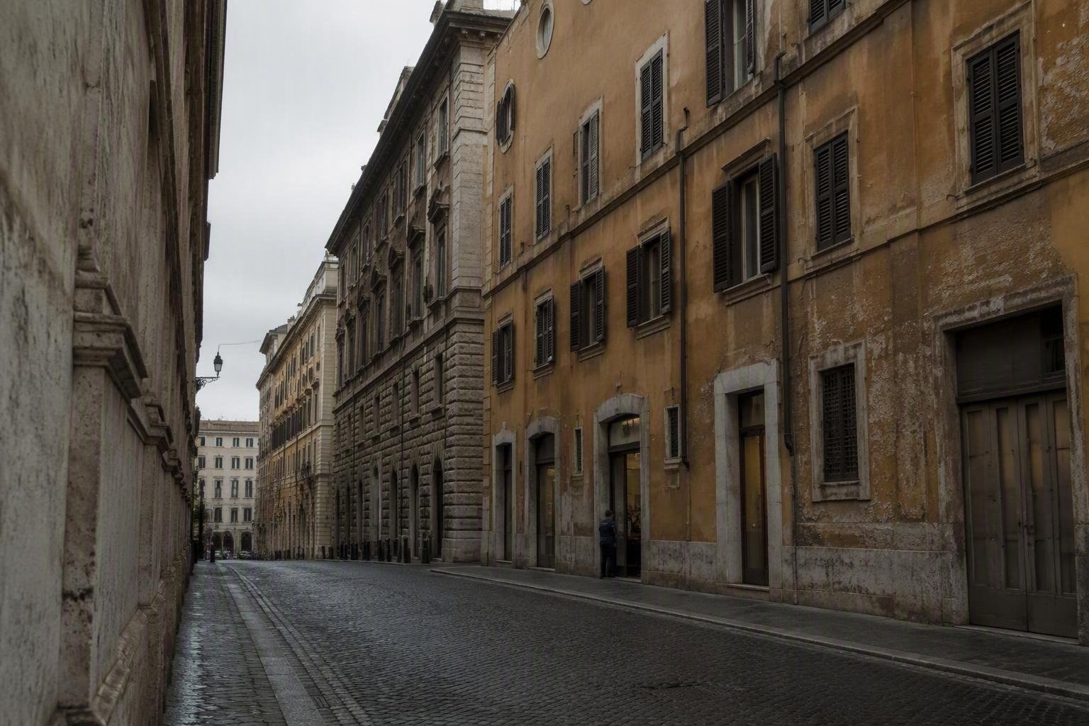 Controlli a sorpresa nel cuore della Dolce Vita: sanzioni e sequestri