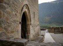 22 forme di latte crudo vendute fino a 460 euro a Caldes