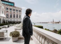Mostra del Cinema di Venezia 2026: Barbera denuncia la speculazione sui prezzi
