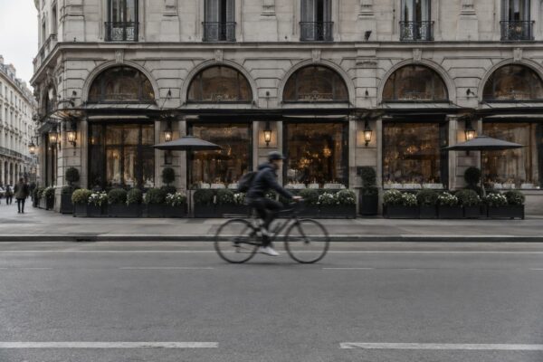 Fashion e gastronomia: le boutique di lusso investono a Milano
