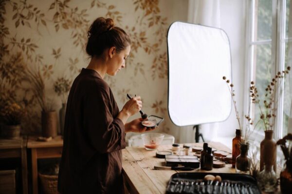 Colori autunnali e finish: makeup per ogni sottotono