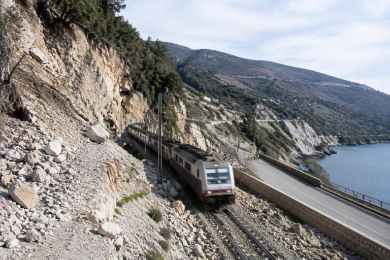 Allerta meteo in Liguria: frane e disagi sulla rete ferroviaria