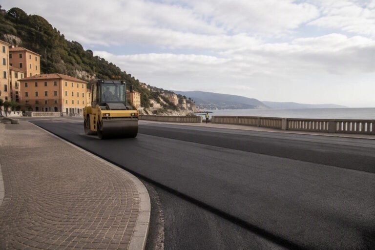 Asfaltatura a Recco: modifiche alla viabilità e divieti di sosta
