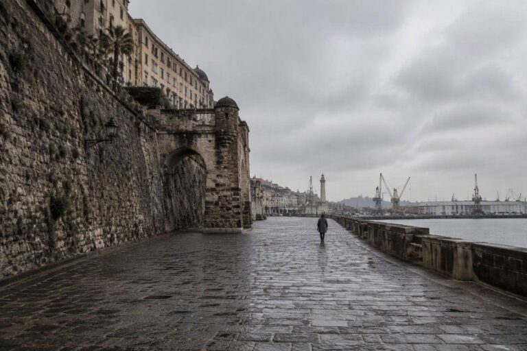 Silvia Salis, Bonaccini e Becchi: il dibattito su Genova e il campo largo