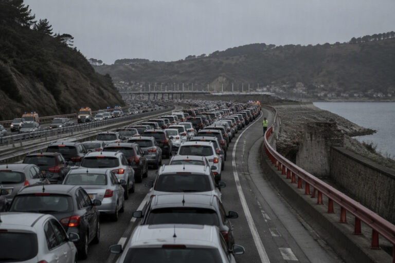 Traffico intenso e incidenti sulle autostrade di Genova