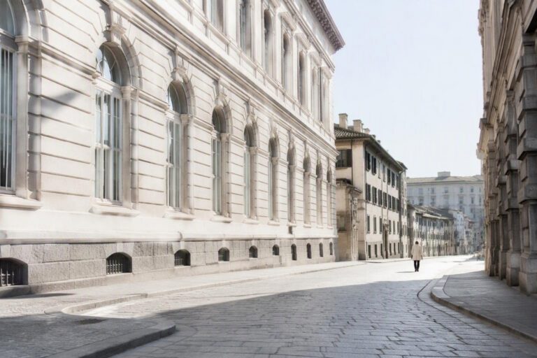 Digos toglie banner antirazzista davanti alla scuola Daneo di Genova