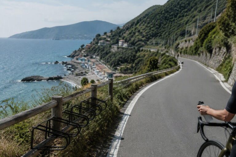 Guida ai migliori percorsi bici tra Genova, Tigullio e Ponente