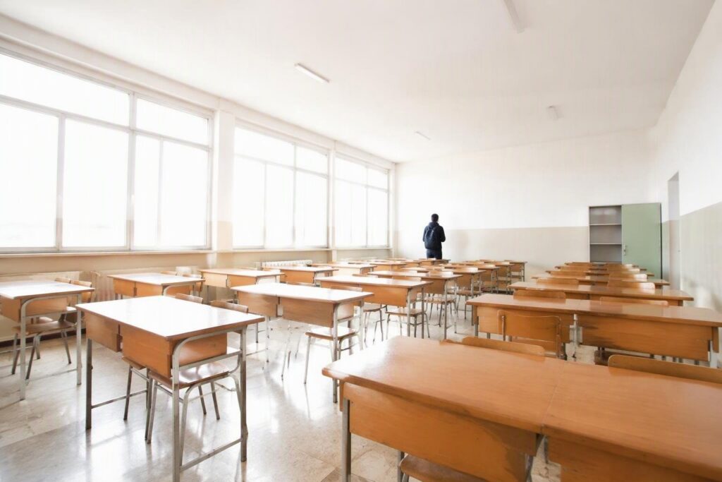Iscrizioni scolastiche in Liguria crollano: dati dal 1970 al 2025