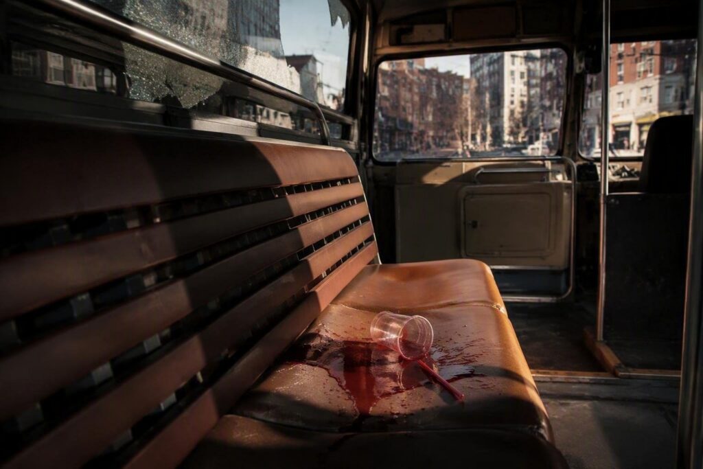 Violenza a bordo del bus 670: due minorenni fermati e danni ingenti