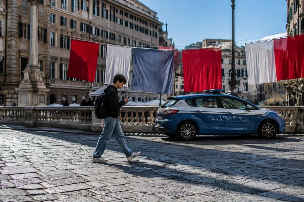Digos blitz a Genova: 19enne perquisito per incitamento a violenza