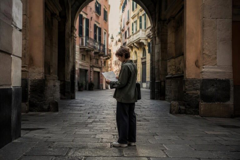 Genova dove alloggiare: pro, costi e collegamenti