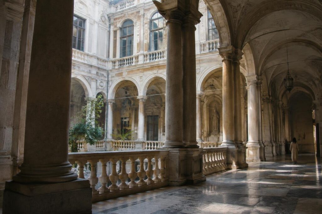 Palazzi dei Rolli a Genova: percorsi, mappe e audioguide