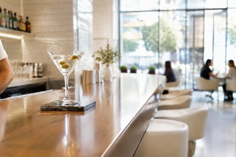 Questore chiude 30 giorni il bar di via San Giovanni d’Acri