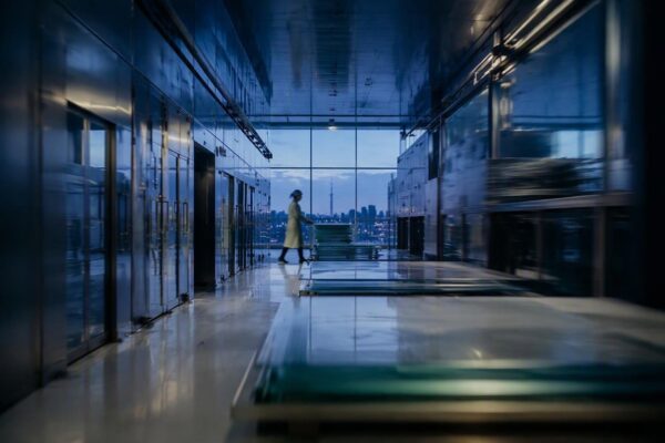 Chip Makers Eye Glass-Core Substrates to Boost AI Chip Performance