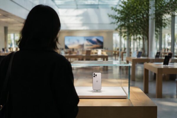 Apple iPhone 18 Pro detailed review and current Amazon discounts