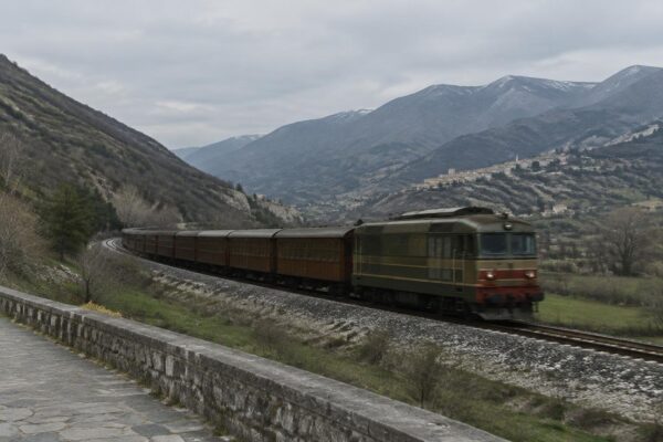 Viaggio natalizio in treno storico tra i borghi abruzzesi