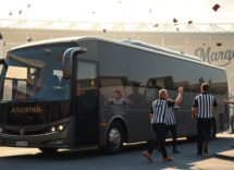 tensione e paura il pullman della juventus sotto attacco allo stadio maradona 1765211986