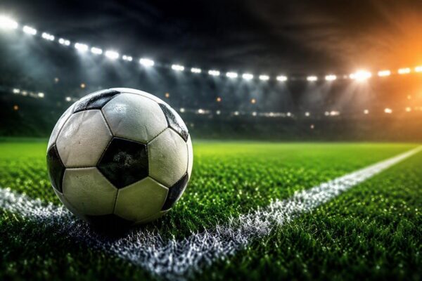 Milan batte Venezia FC 2-0 e vola in testa alla classifica